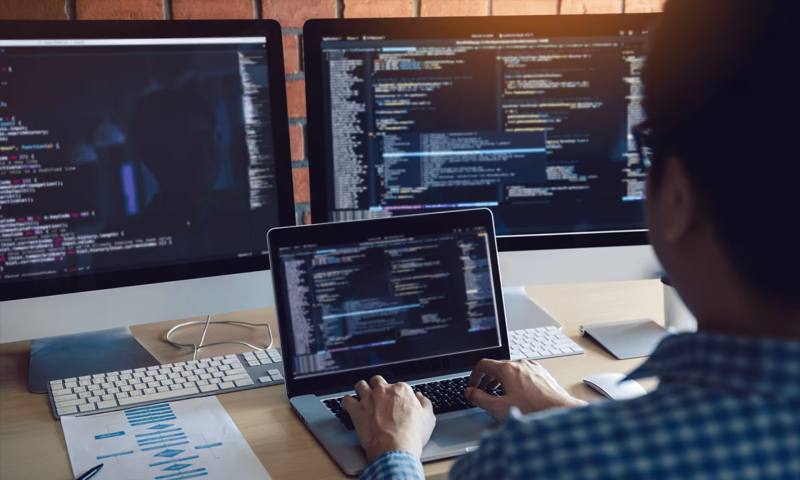 数据科学选型:R与Python如何赋能桂东县网站建设?
